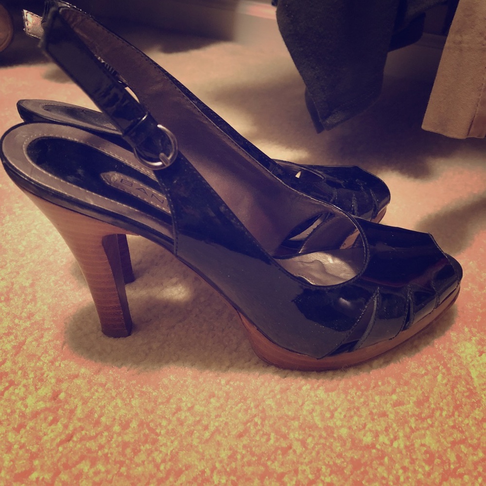 Bandolino Peep Toe Black Heels